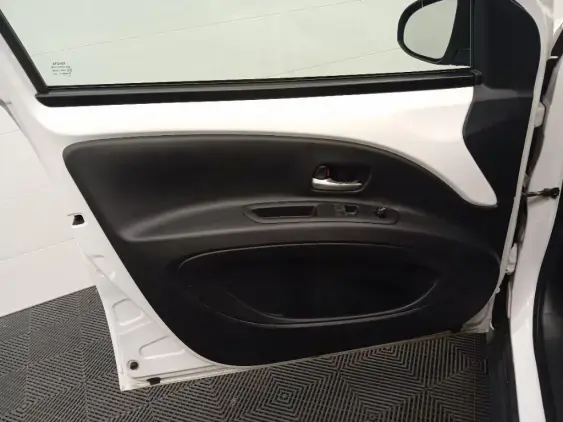 TOYOTA AYGO X - voiture d'occasion - Photo 18