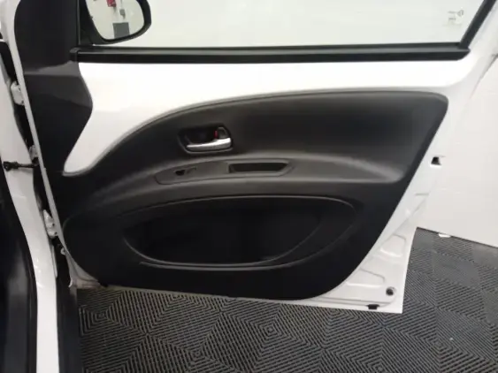 TOYOTA AYGO X - voiture d'occasion - Photo 19