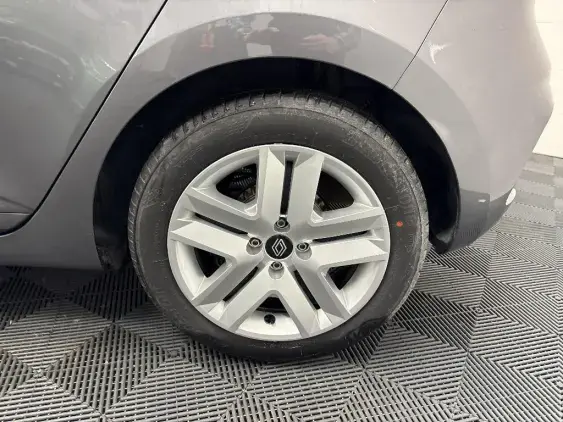 RENAULT CLIO V - voiture d'occasion - Photo 24