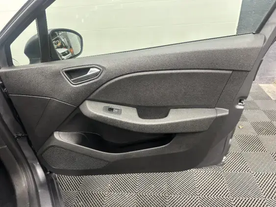 RENAULT CLIO V - voiture d'occasion - Photo 20