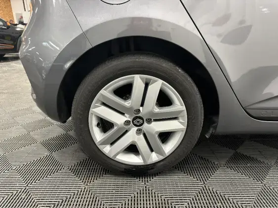 RENAULT CLIO V - voiture d'occasion - Photo 25