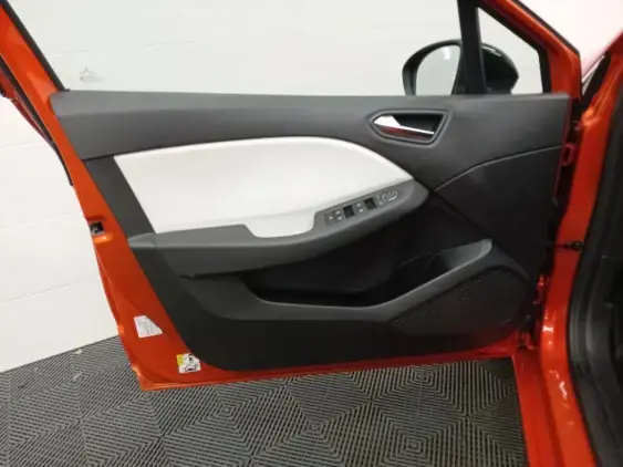 RENAULT CLIO V - voiture d'occasion - Photo 19