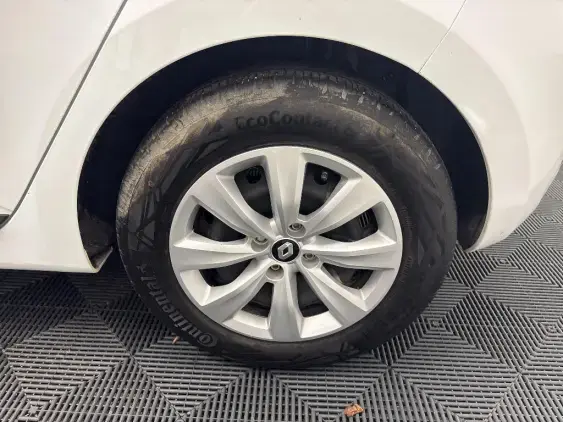 RENAULT CLIO V - voiture d'occasion - Photo 24