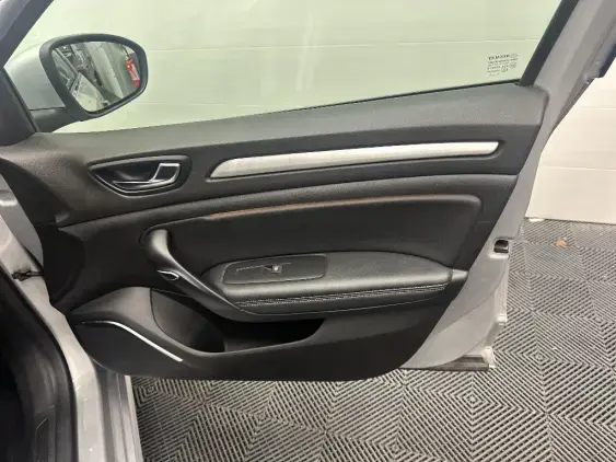 RENAULT MEGANE IV - voiture d'occasion - Photo 19