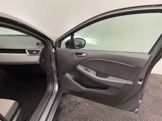 RENAULT CLIO V - voiture d'occasion - Photo 20