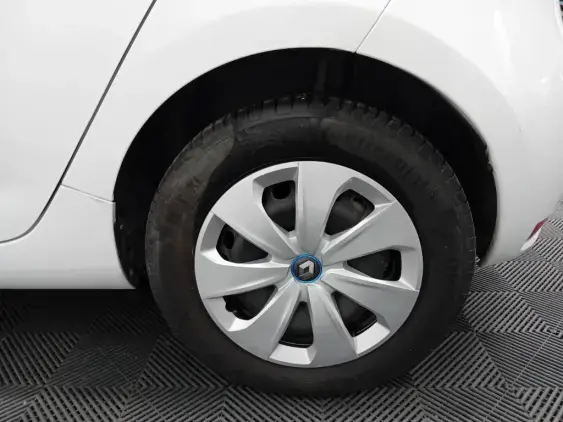 RENAULT ZOE - voiture d'occasion - Photo 24