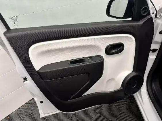 RENAULT TWINGO III - voiture d'occasion - Photo 19