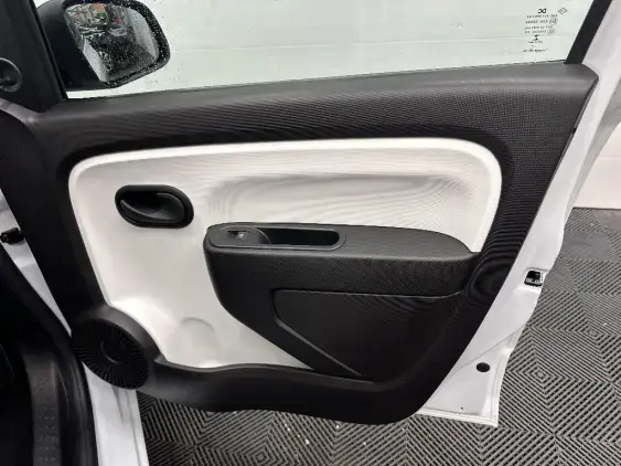 RENAULT TWINGO III - voiture d'occasion - Photo 20