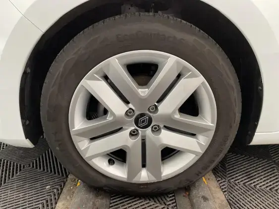 RENAULT CLIO V - voiture d'occasion - Photo 23