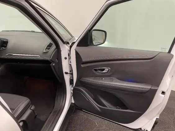 RENAULT SCENIC IV - voiture d'occasion - Photo 18