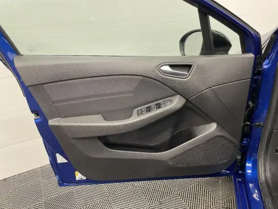 RENAULT CLIO V - voiture d'occasion - Photo 19