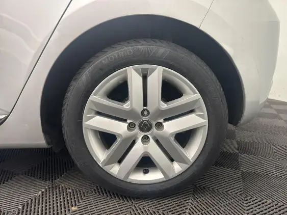 RENAULT CLIO V - voiture d'occasion - Photo 23