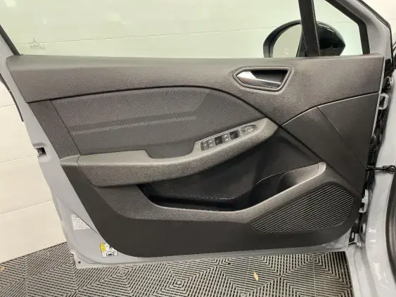 RENAULT CLIO V - voiture d'occasion - Photo 19