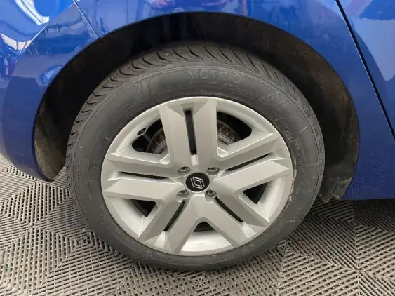 RENAULT CLIO V - voiture d'occasion - Photo 24