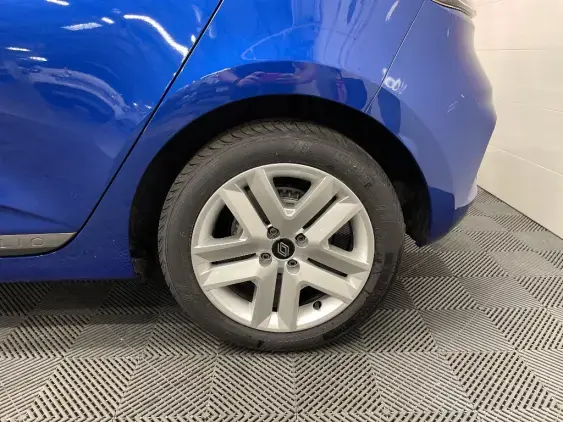 RENAULT CLIO V - voiture d'occasion - Photo 24