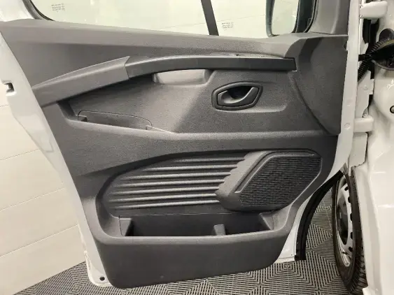 RENAULT TRAFIC FG III - voiture d'occasion - Photo 16