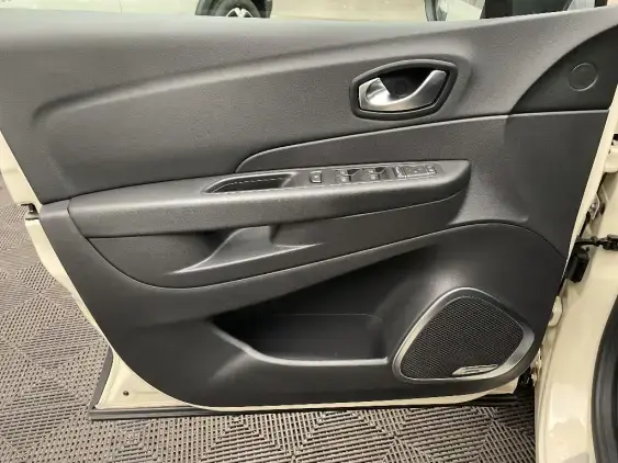 RENAULT CAPTUR - voiture d'occasion - Photo 19