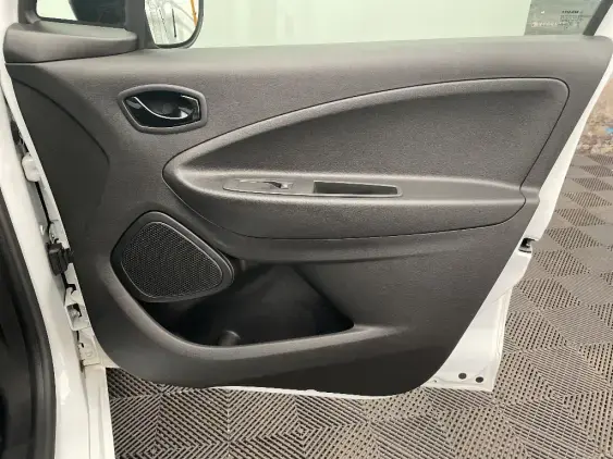 RENAULT ZOE - voiture d'occasion - Photo 19