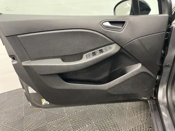 RENAULT CLIO V - voiture d'occasion - Photo 19