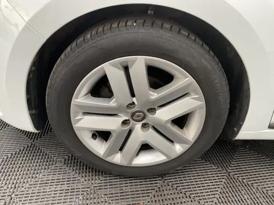 RENAULT CLIO V - voiture d'occasion - Photo 22