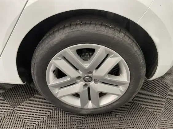 RENAULT CLIO V - voiture d'occasion - Photo 23