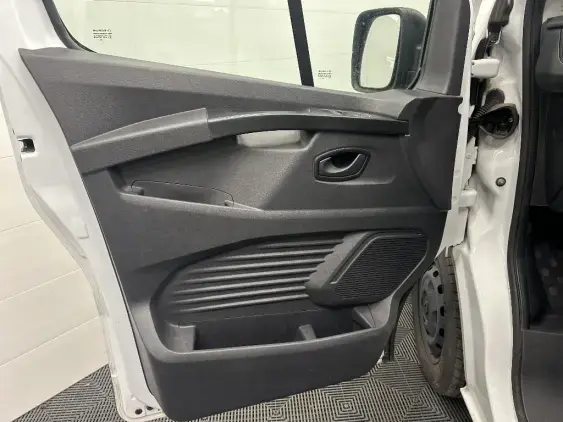 RENAULT TRAFIC FG III - voiture d'occasion - Photo 16