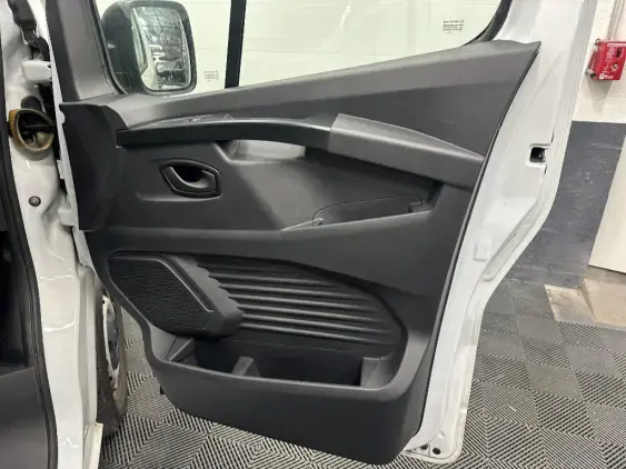 RENAULT TRAFIC FG III - voiture d'occasion - Photo 17