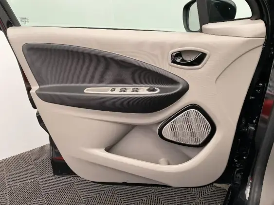 RENAULT ZOE - voiture d'occasion - Photo 19