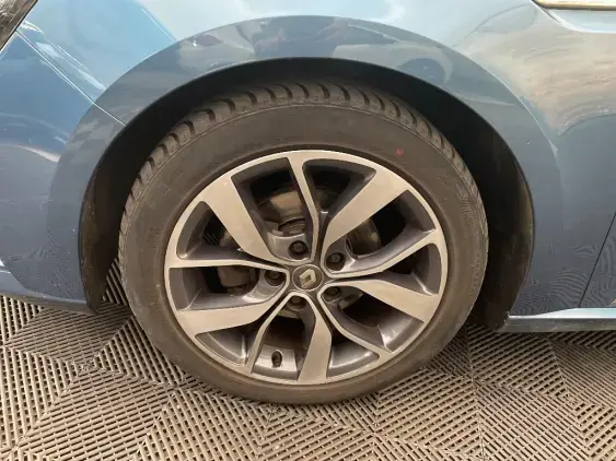 RENAULT MEGANE IV - voiture d'occasion - Photo 21