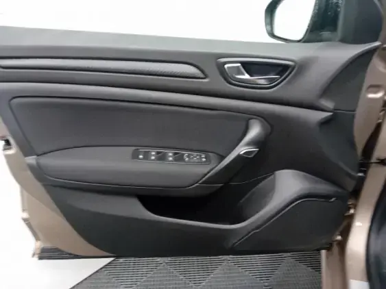 RENAULT MEGANE IV - voiture d'occasion - Photo 19