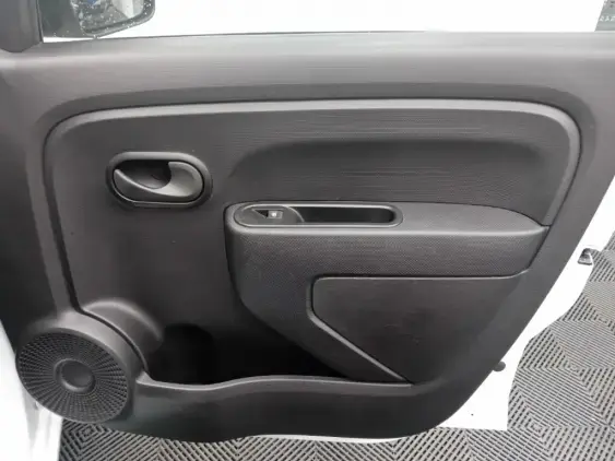 RENAULT TWINGO III - voiture d'occasion - Photo 18