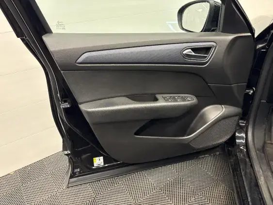 RENAULT ARKANA - voiture d'occasion - Photo 19