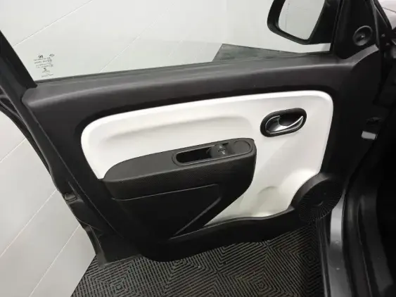 RENAULT TWINGO III - voiture d'occasion - Photo 17
