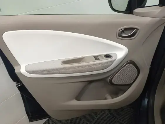 RENAULT ZOE - voiture d'occasion - Photo 17