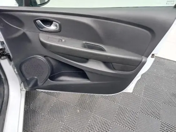 RENAULT CLIO STE IV - voiture d'occasion - Photo 20