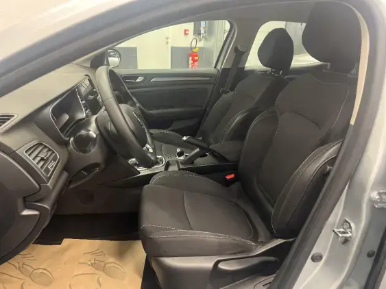 RENAULT MEGANE IV - voiture d'occasion - Photo 18