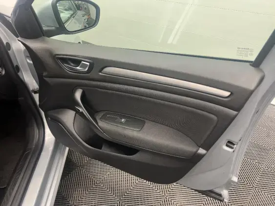 RENAULT MEGANE IV - voiture d'occasion - Photo 20