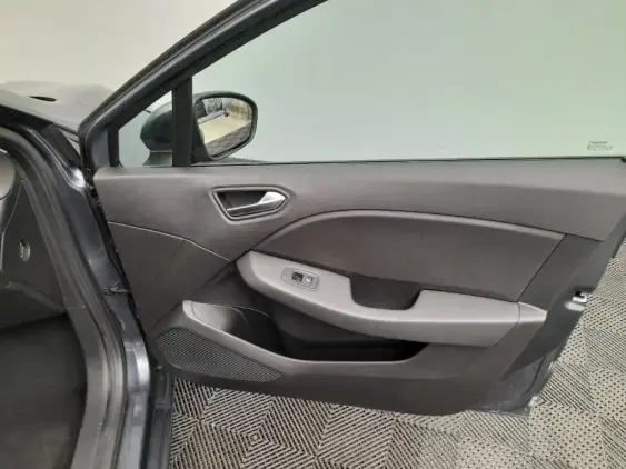 RENAULT CLIO V - voiture d'occasion - Photo 19