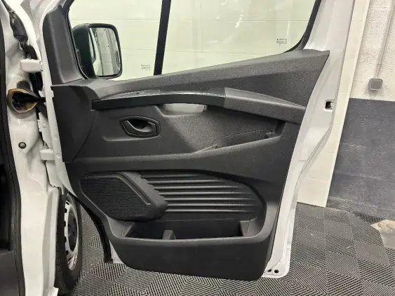 RENAULT TRAFIC FG III - voiture d'occasion - Photo 20