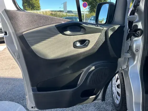 RENAULT TRAFIC III - voiture d'occasion - Photo 16