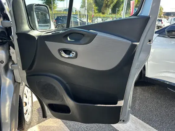 RENAULT TRAFIC III - voiture d'occasion - Photo 17