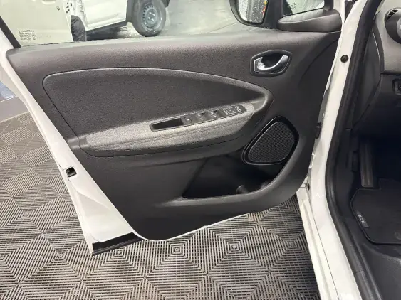 RENAULT ZOE - voiture d'occasion - Photo 19