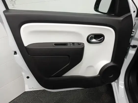 RENAULT TWINGO ELECTRIQUE III - voiture d'occasion - Photo 18