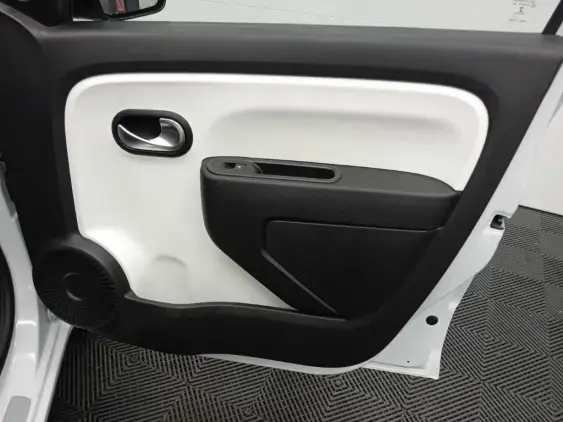 RENAULT TWINGO III - voiture d'occasion - Photo 18