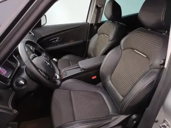 RENAULT SCENIC IV - voiture d'occasion - Photo 17