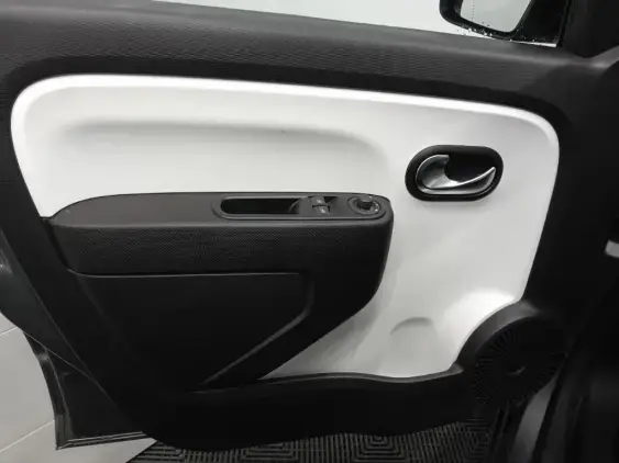 RENAULT TWINGO III - voiture d'occasion - Photo 17
