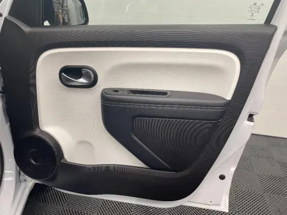RENAULT TWINGO ELECTRIQUE III - voiture d'occasion - Photo 19