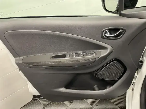 RENAULT ZOE - voiture d'occasion - Photo 19