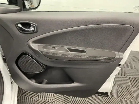 RENAULT ZOE - voiture d'occasion - Photo 20