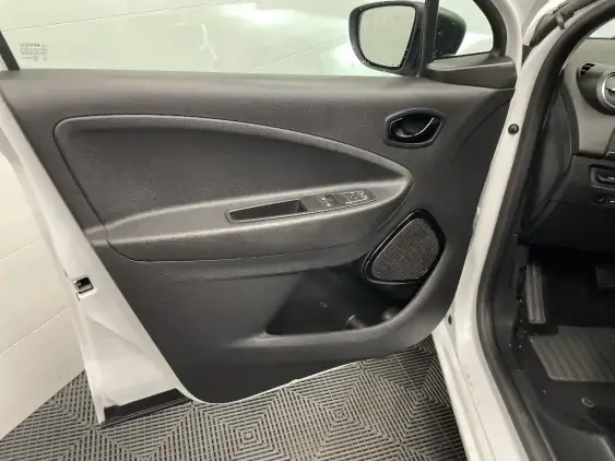 RENAULT ZOE - voiture d'occasion - Photo 18